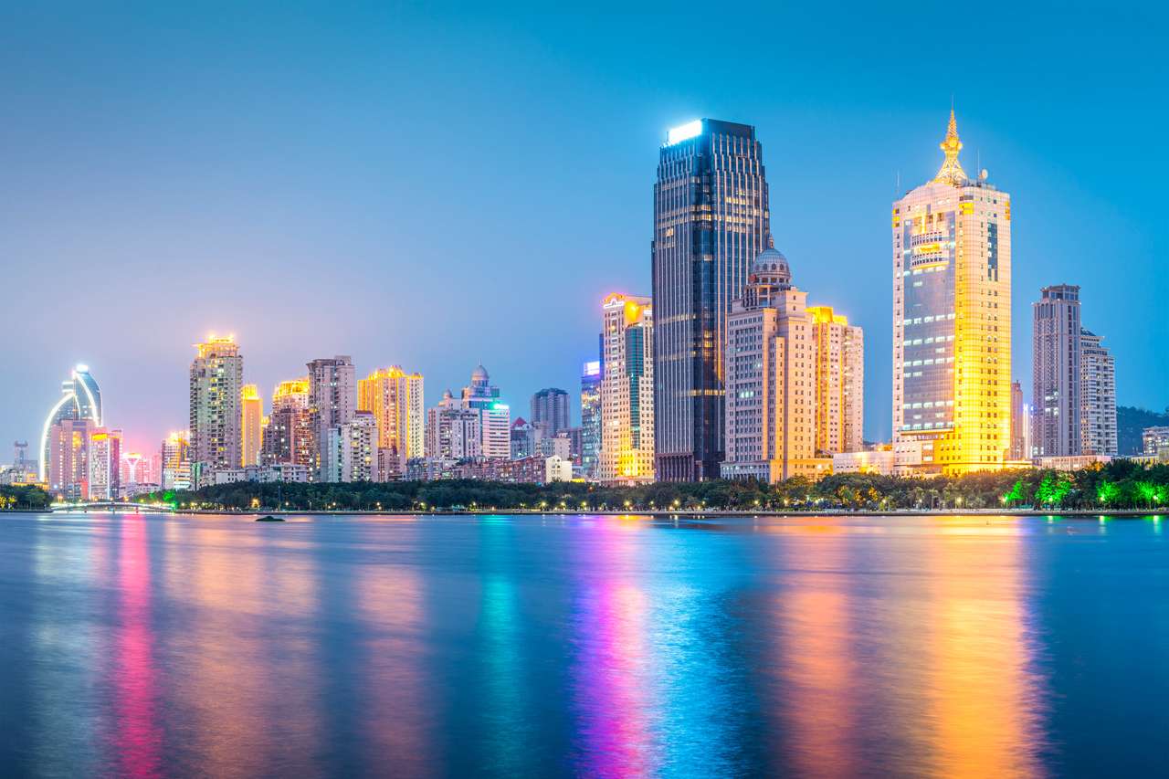 Xiamen, Chine skyline au crépuscule. puzzle en ligne