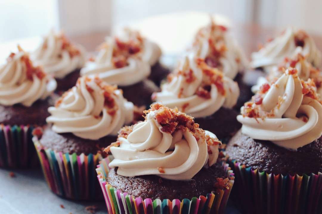 close-up photography of cupcakes jigsaw puzzle online
