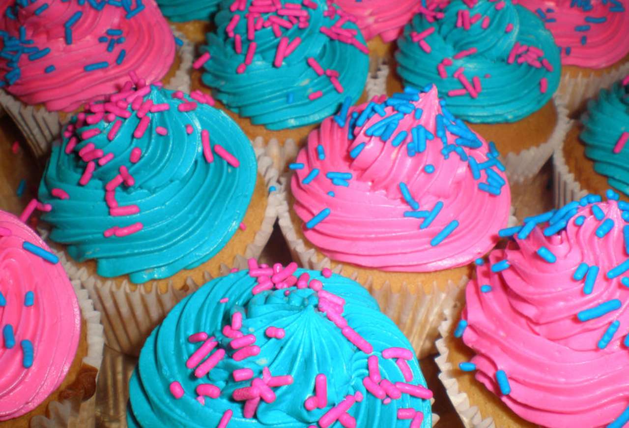 Cupcakes de vanilie roz și albastru puzzle online