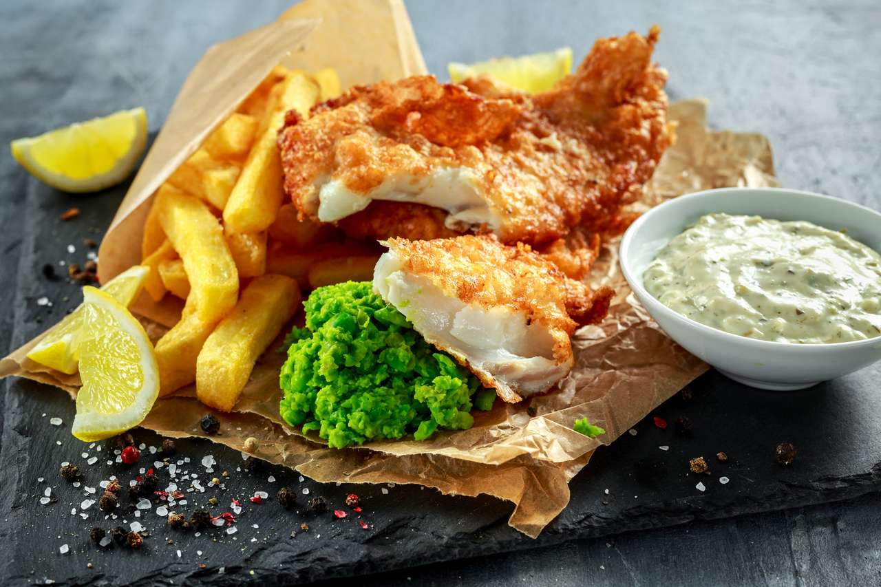Риба и чипс с грахово пюре и сос тартар онлайн пъзел