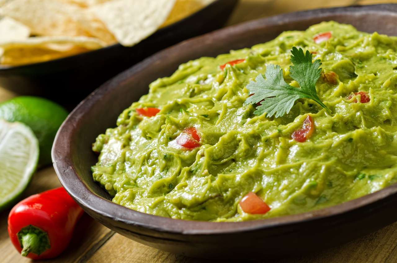 A bowl of creamy guacamole jigsaw puzzle online