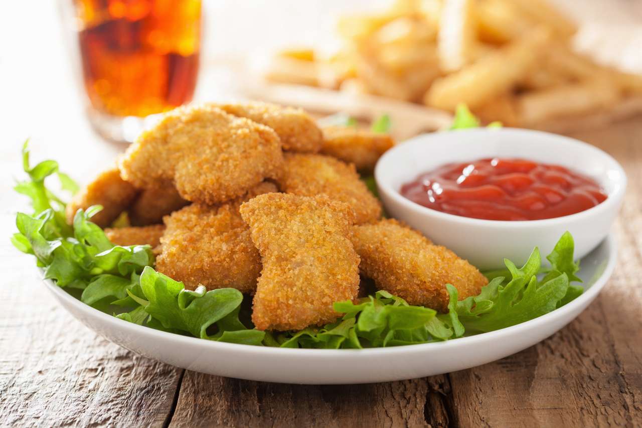 Chicken Nuggets mit Ketchup, Pommes frites, Cola Puzzlespiel online