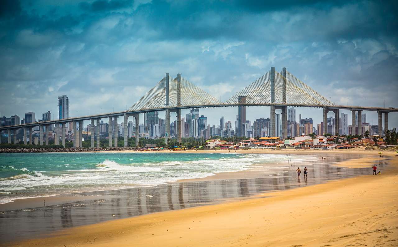 Stad van Natal strand met Navarro Bridge, Brazilië legpuzzel online