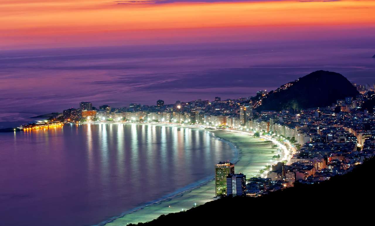 Нощен изглед към плажа Копакабана в Рио де Жанейро онлайн пъзел