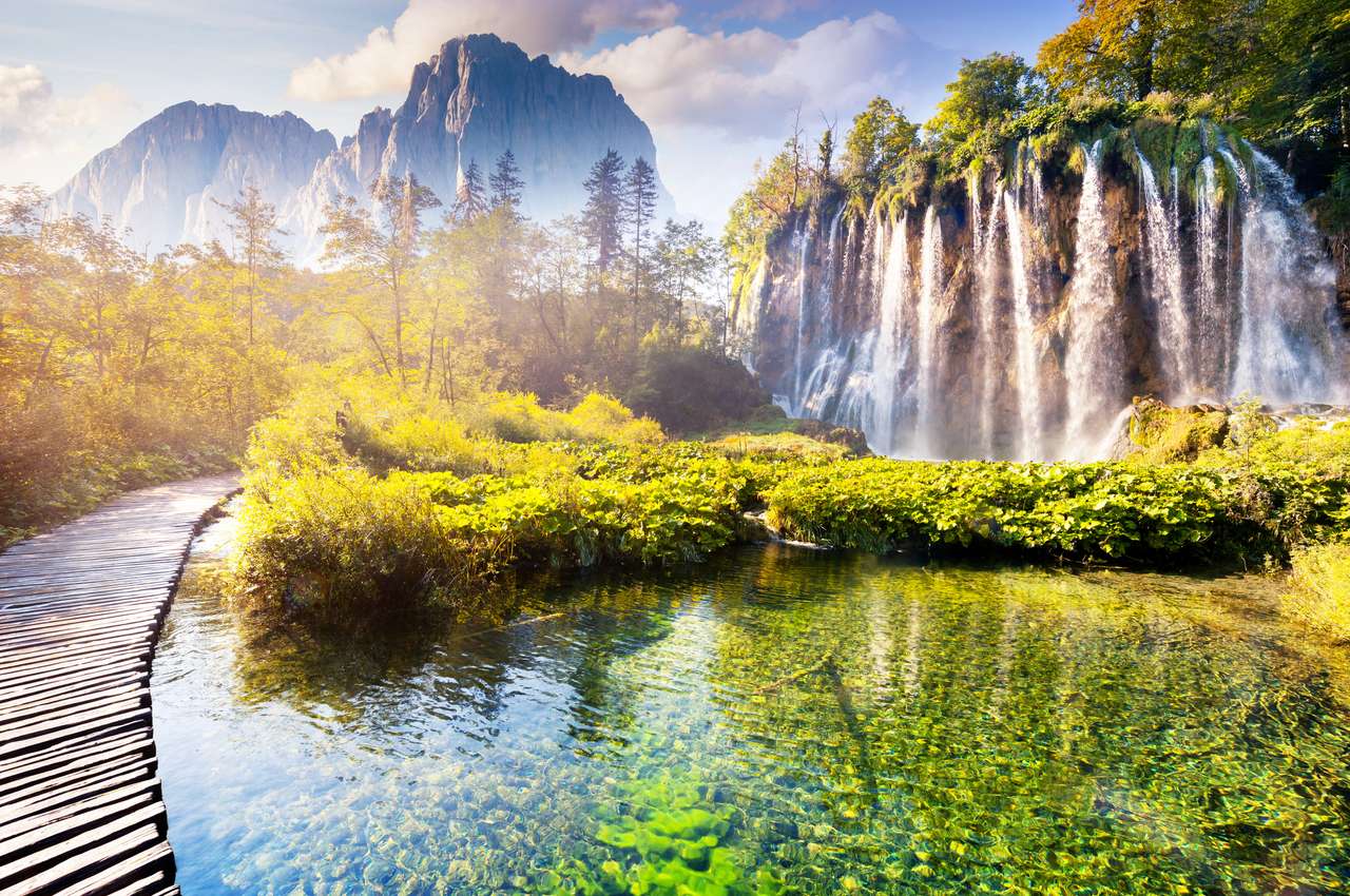 sunny beams in the Plitvice Lakes jigsaw puzzle online
