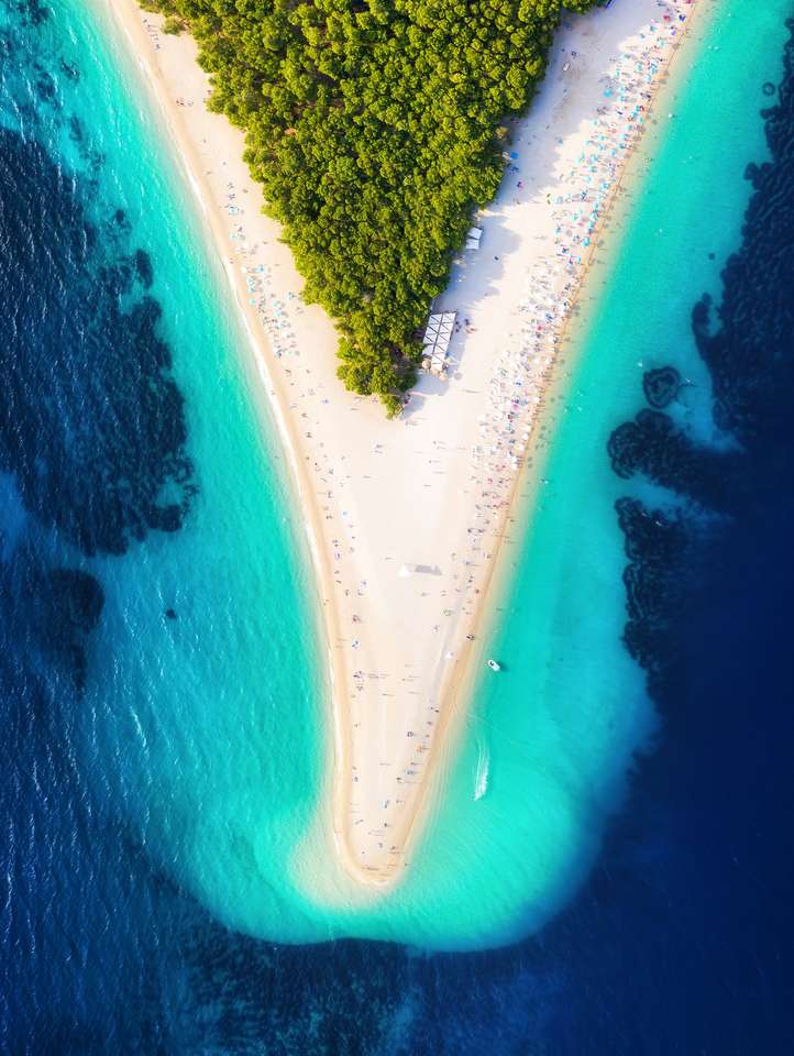 Paysage marin d'été de drone. puzzle en ligne