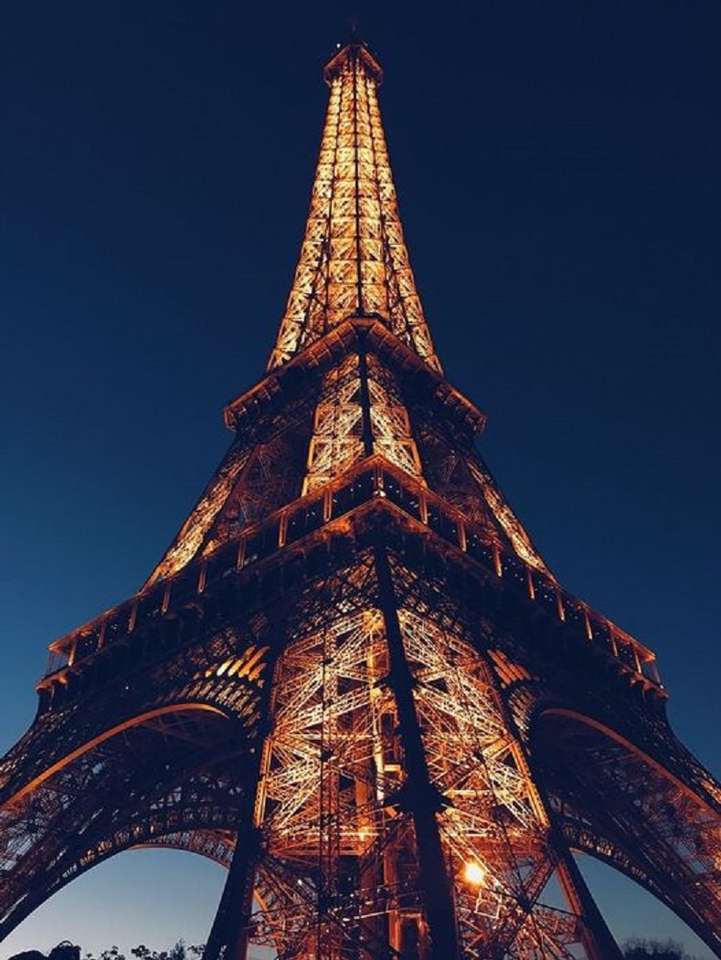 В Париж през нощта. онлайн пъзел