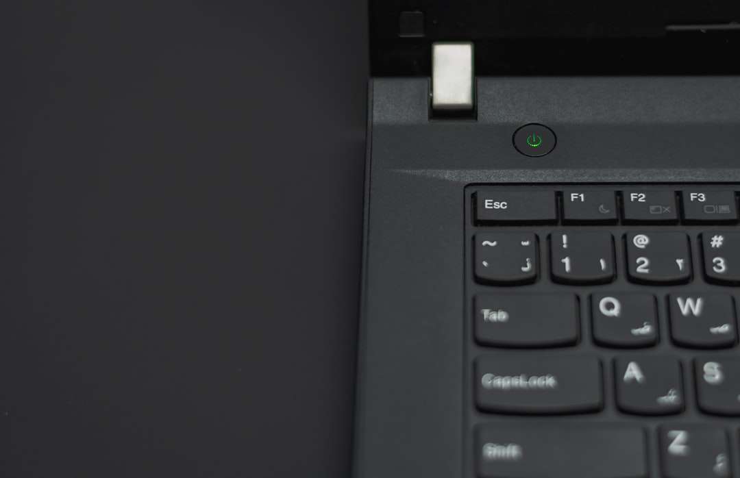 teclado de computadora blanco y negro rompecabezas en línea
