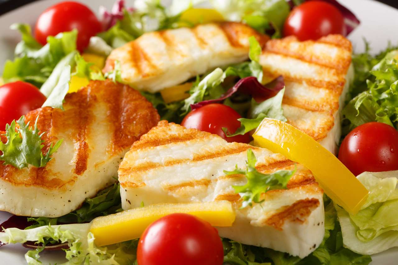 Frisse salade met gegrilde halloumi kaas legpuzzel online