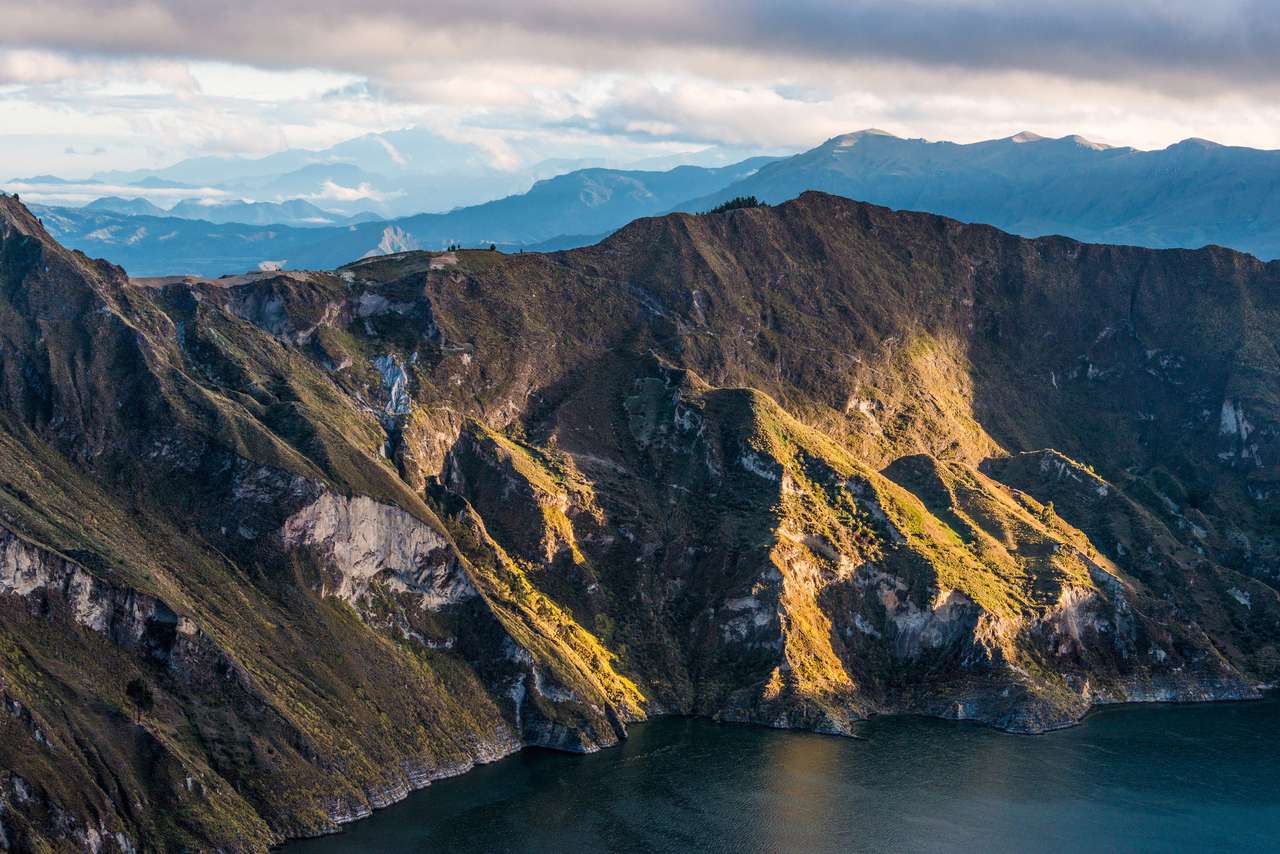 Kora reggel a Quilotoa vulkán kalderáján kirakós online