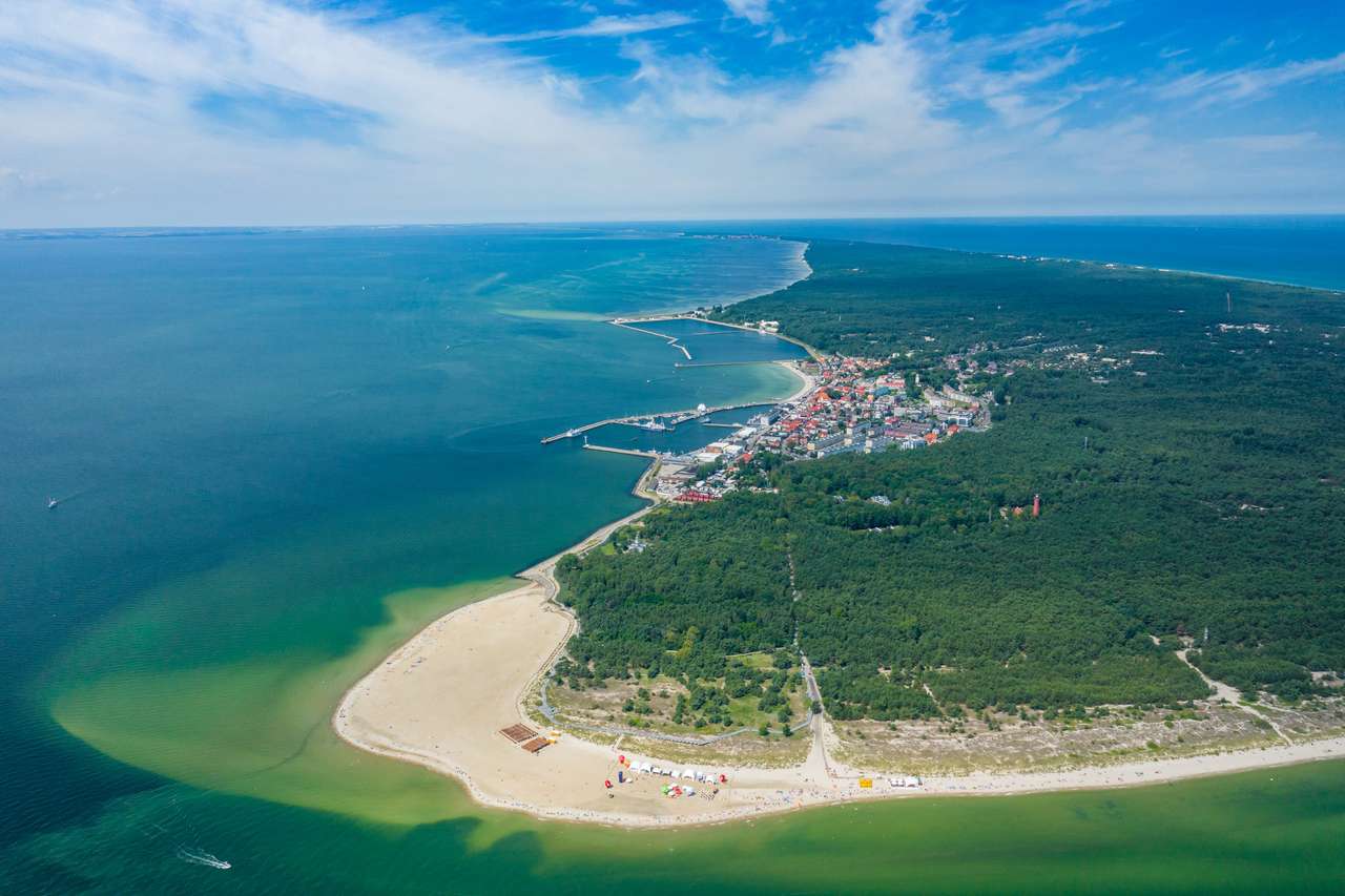 Вид с воздуха на полуостров Хель в Польше, Балтийское море онлайн-пазл