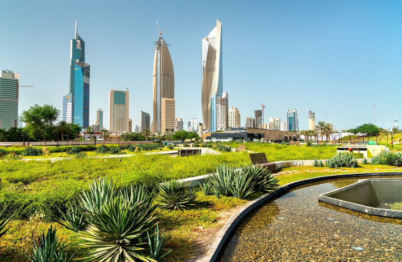 Horizonte de la ciudad de Kuwait en Al Shaheed Park rompecabezas en línea