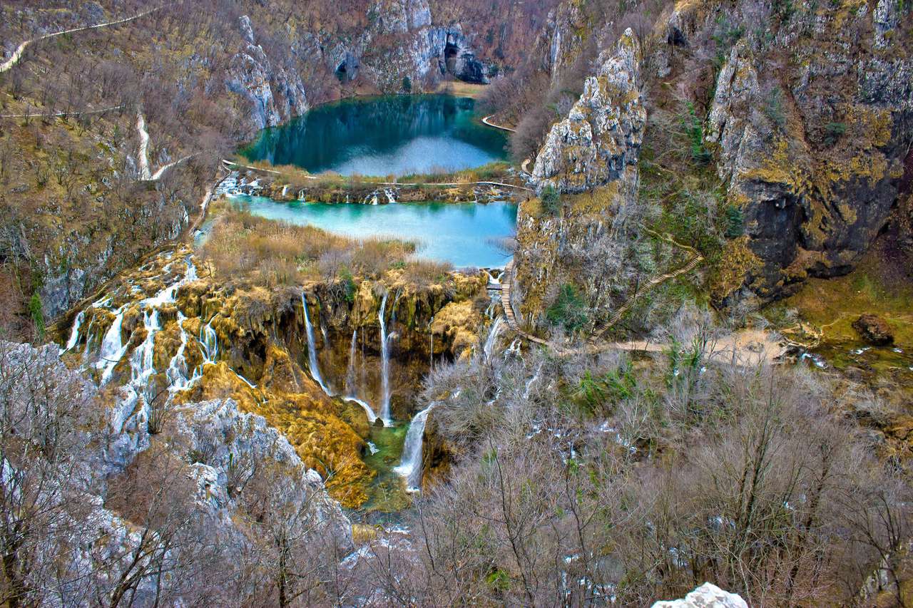 Caída de los lagos del parque nacional de Plitvice en Croacia rompecabezas en línea