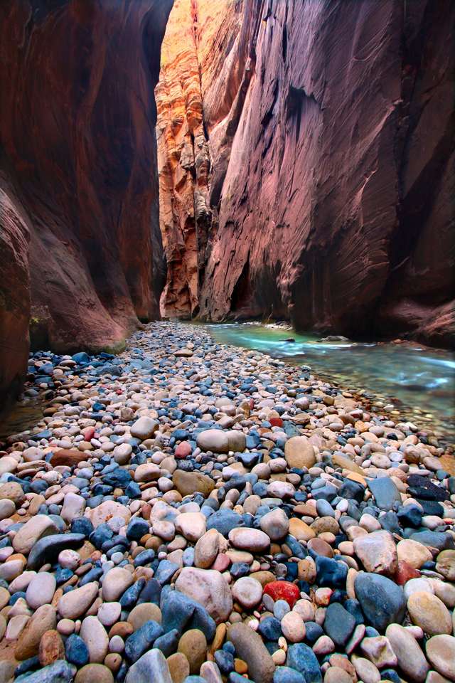Virgin River no Parque Nacional de Zion de Utah puzzle online