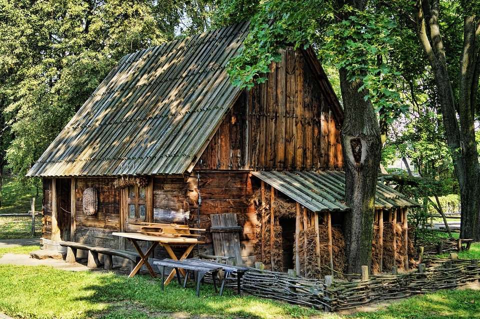Oude houten hut online puzzel
