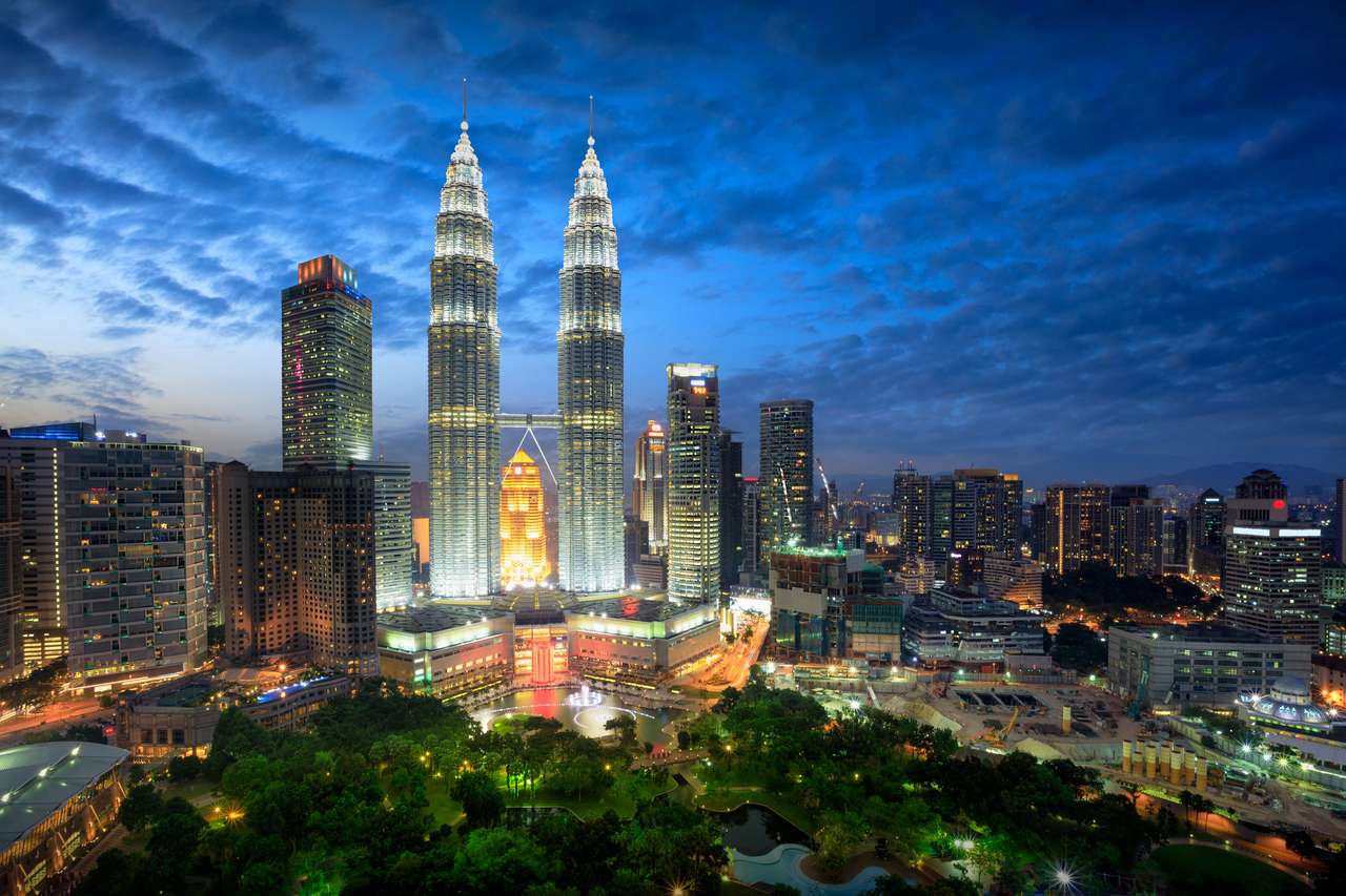 Горизонт Куала-Лумпура в сутінках, Куала-Лумпур Малайзія пазл онлайн
