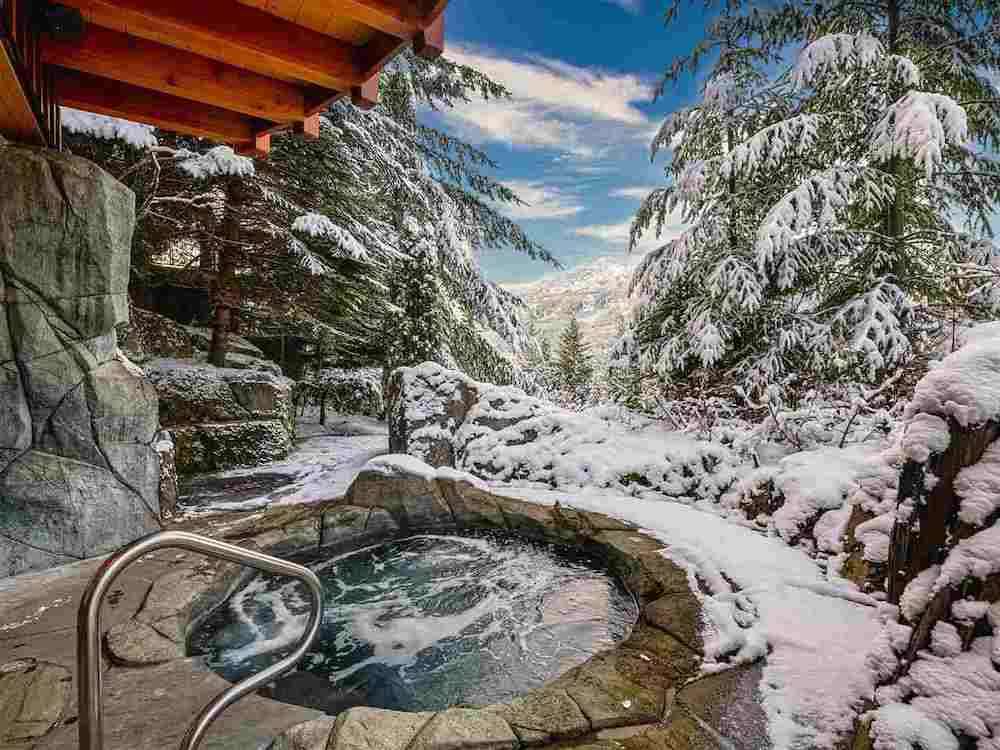 winter pool jigsaw puzzle online