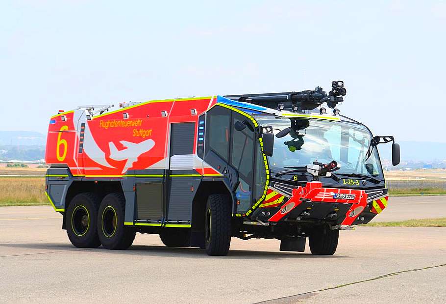 Carro de bombeiros do aeródromo de Rosenbauer quebra-cabeças online