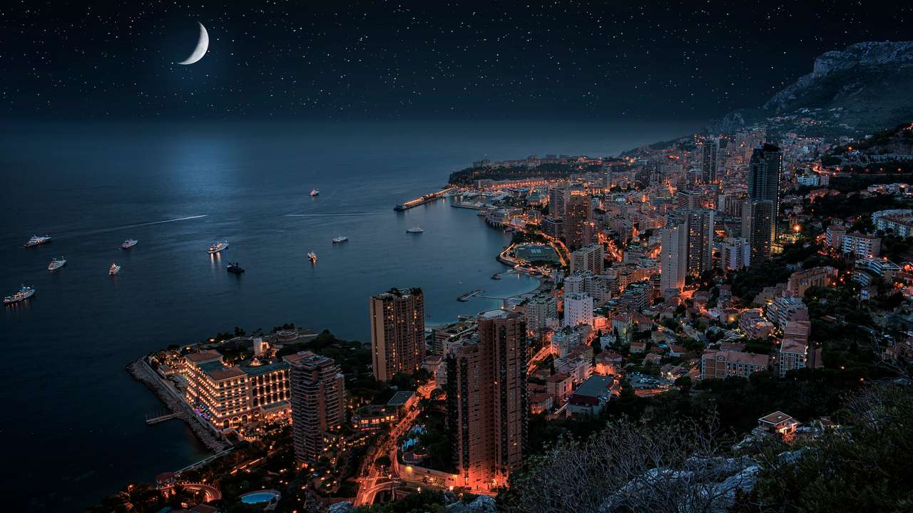 Монако под луной пазл онлайн