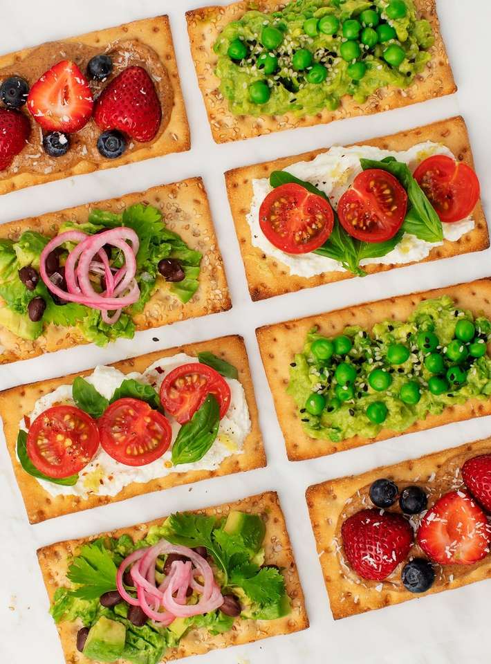 Crackers guarniti con frutta e verdura puzzle online