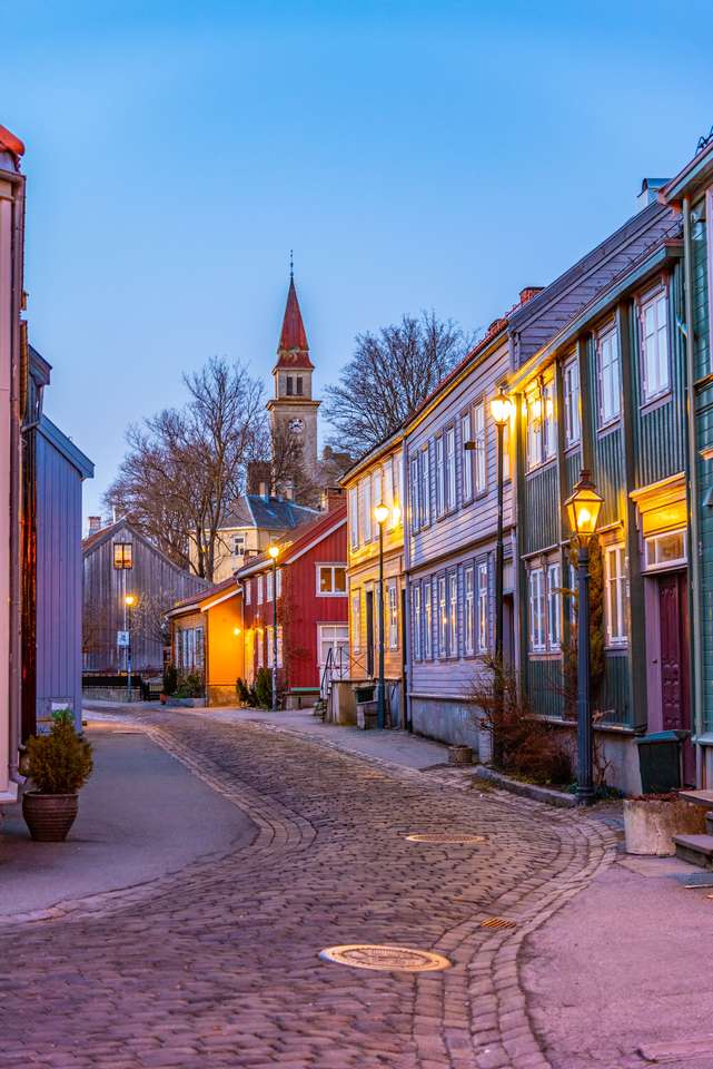 Eine Straße im Stadtteil Brygge von Trondheim Online-Puzzle