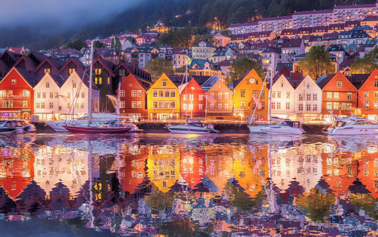 Famosa calle Bryggen en Bergen, Noruega rompecabezas en línea