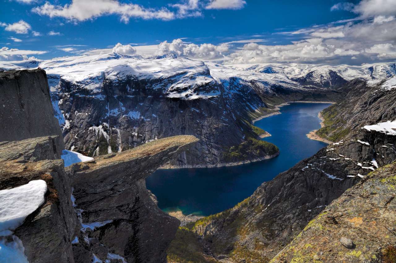 Trolltunga a fjord pod Norskem skládačky online