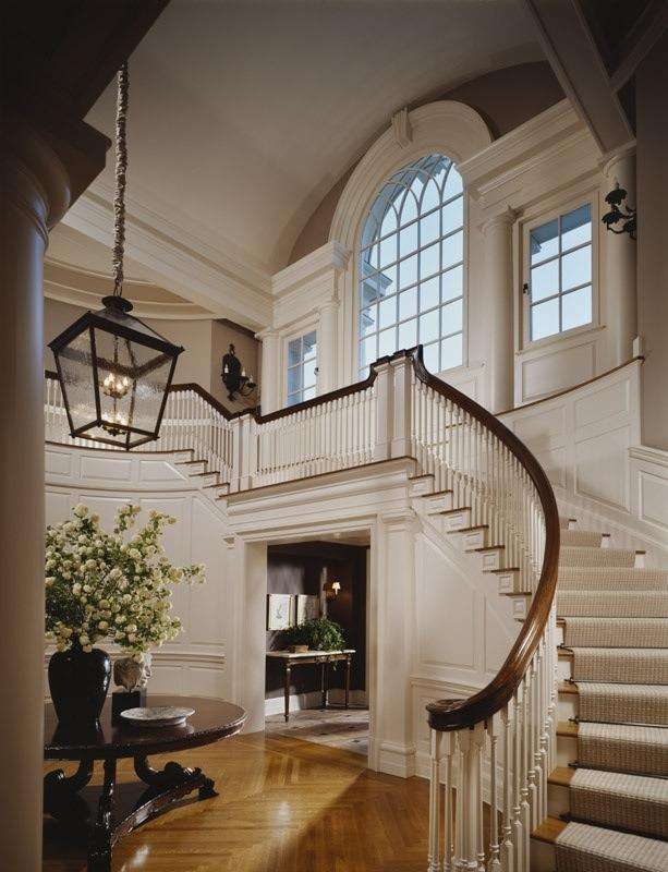 Casa elegante con escaleras rompecabezas en línea