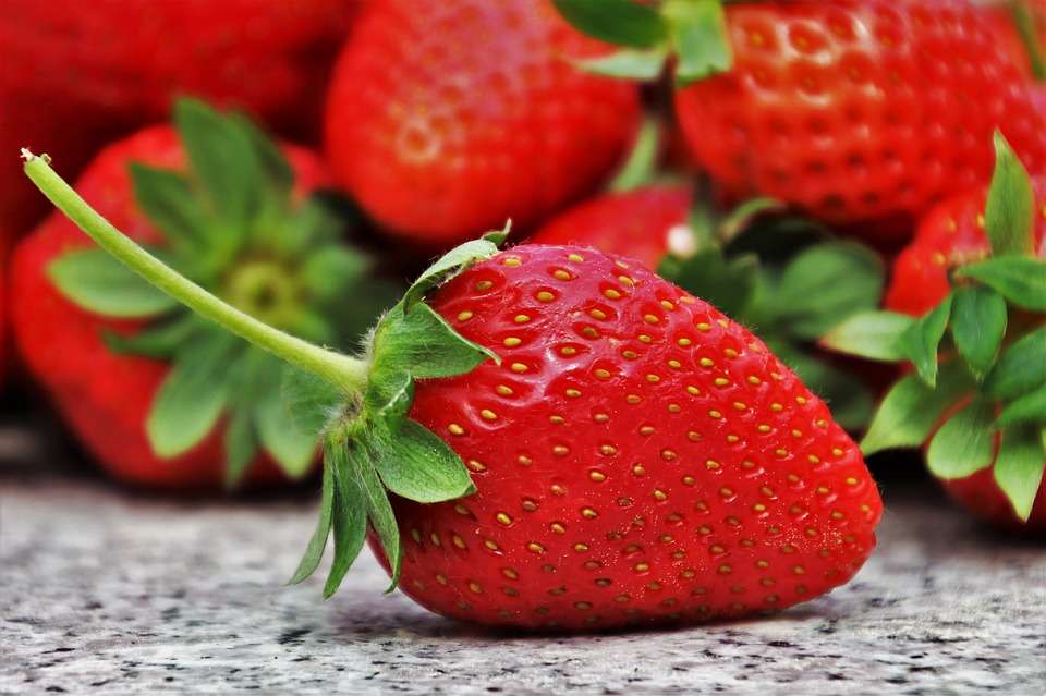 Leckere und gesunde Erdbeeren Online-Puzzle