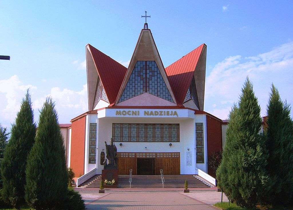 Église Notre-Dame Reine de Pologne à Zamość puzzle en ligne