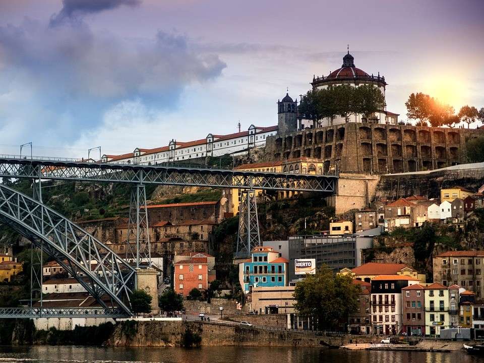Porto - Stadt, Brücke über den Fluss Douro Online-Puzzle