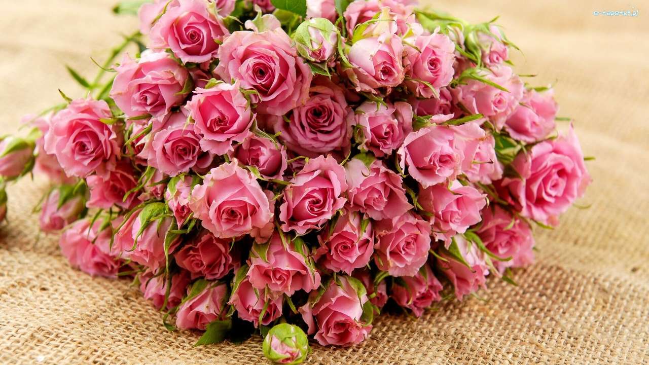 Голям букет от розови рози онлайн пъзел