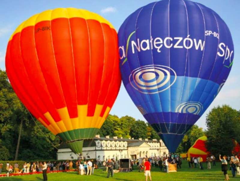 Balloon competition in Nałęczów jigsaw puzzle online