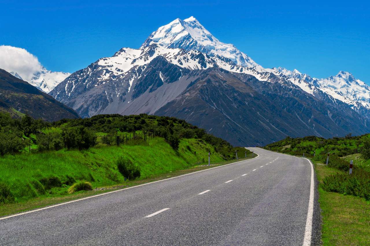 Cesta na Mt Cook a horská krajina. skládačky online