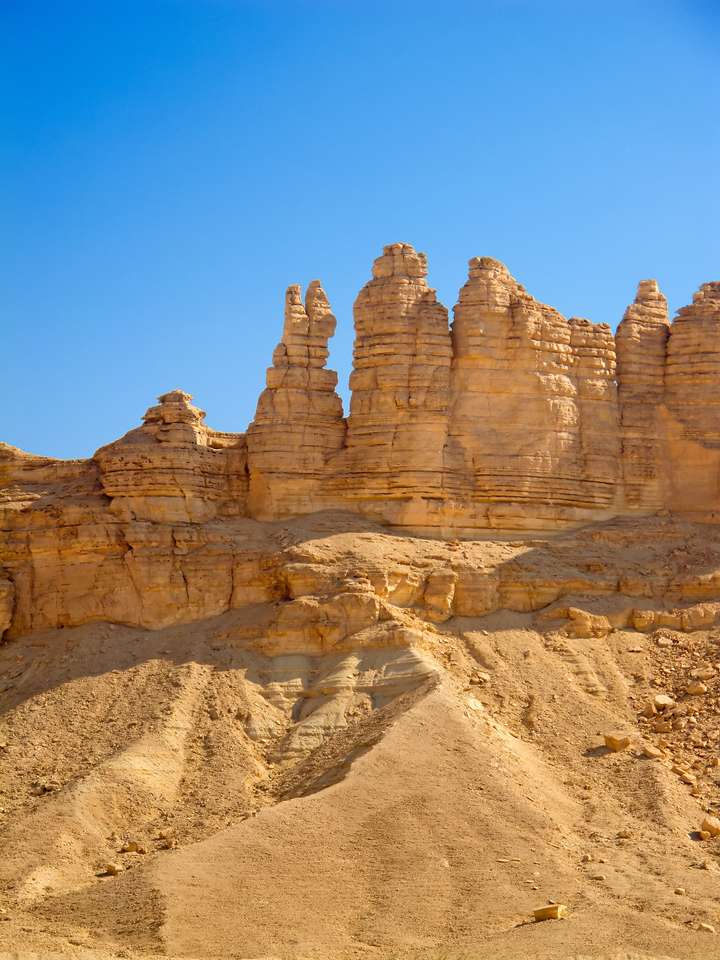 Глинени скали около град Рияд в Саудитска Арабия онлайн пъзел