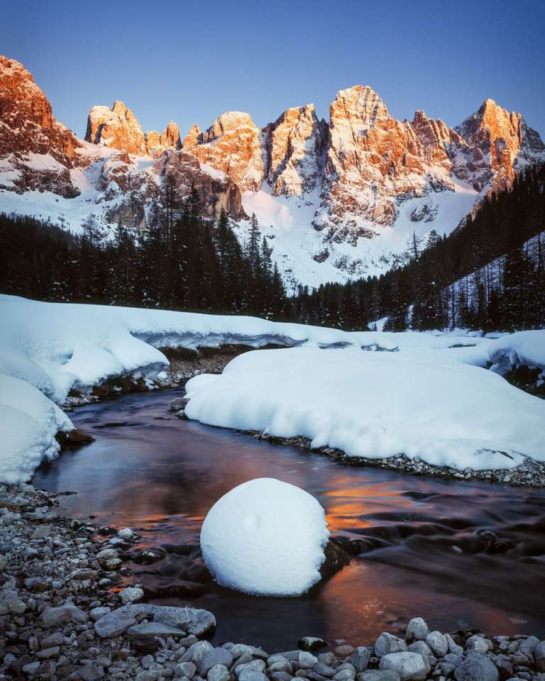 Montanhas nevadas quebra-cabeças online