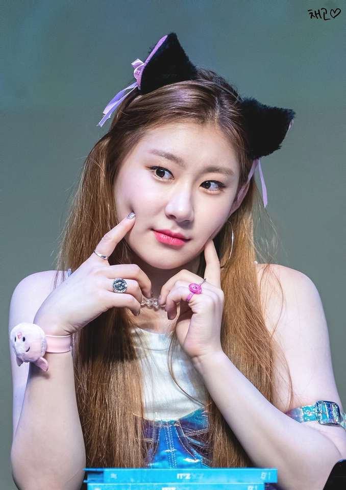 chaeryeong-itzy Puzzlespiel online