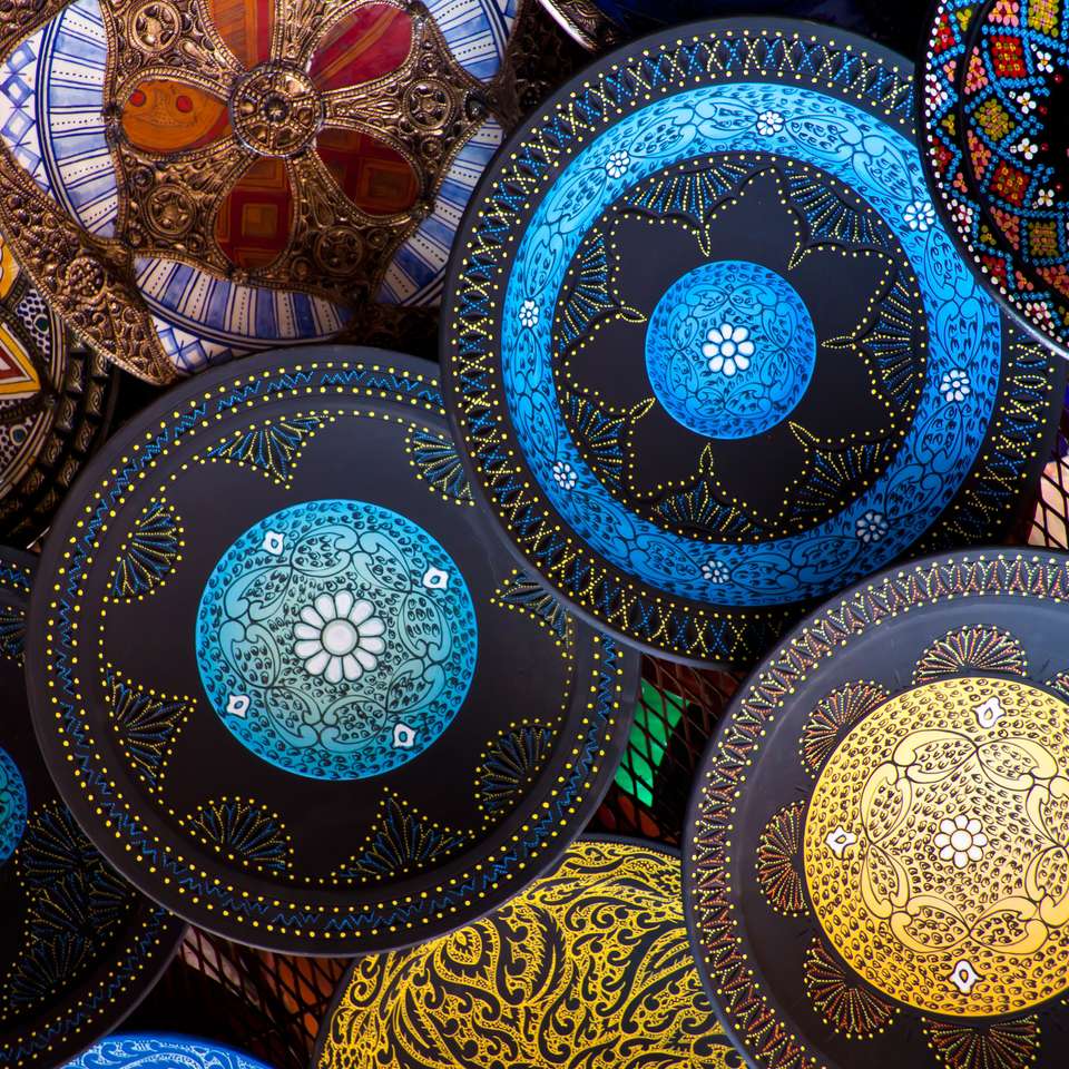 Kunsthandwerk geschossen auf dem Markt in Marokko Puzzlespiel online