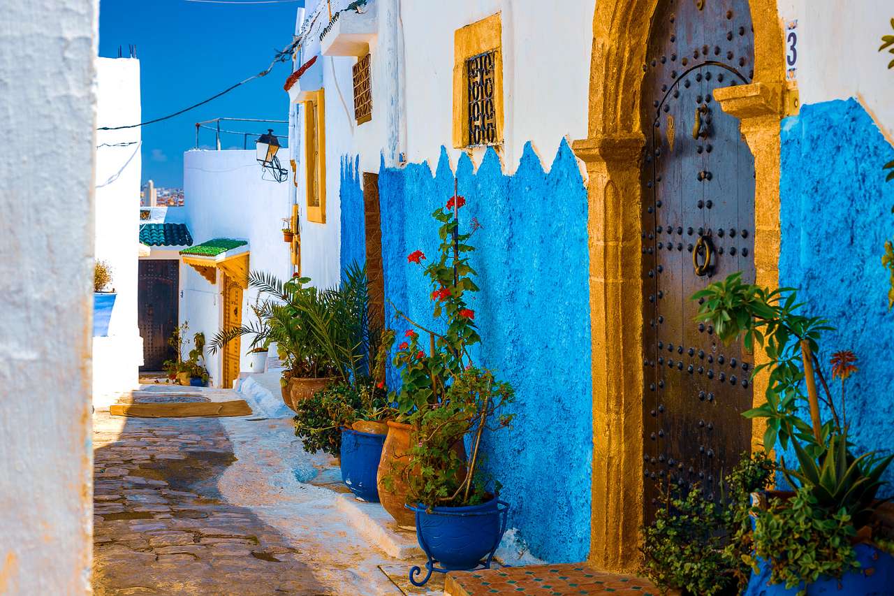 Traditionele straat in Rabat, Marokko, Afrika legpuzzel online