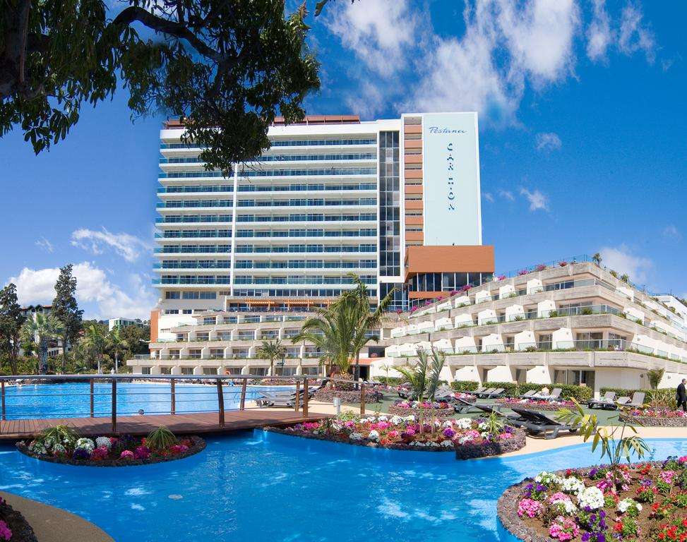 Отель- Pestana Carlton Madeira пазл онлайн