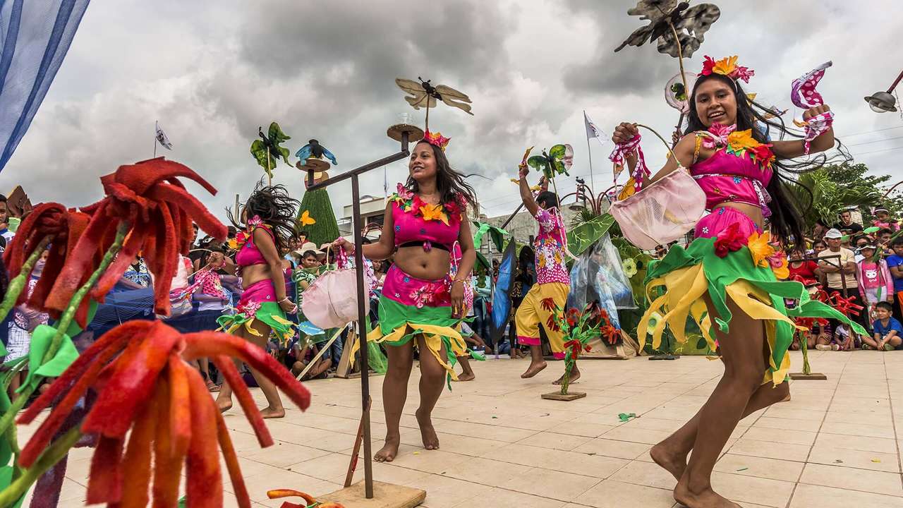 Fest av San Juan Peruanska Amazonas pussel på nätet