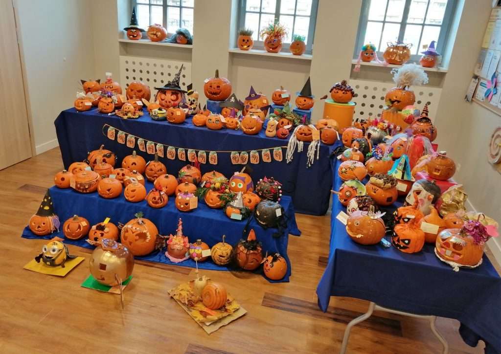 Halloween Pumpkin Show - online puzzle