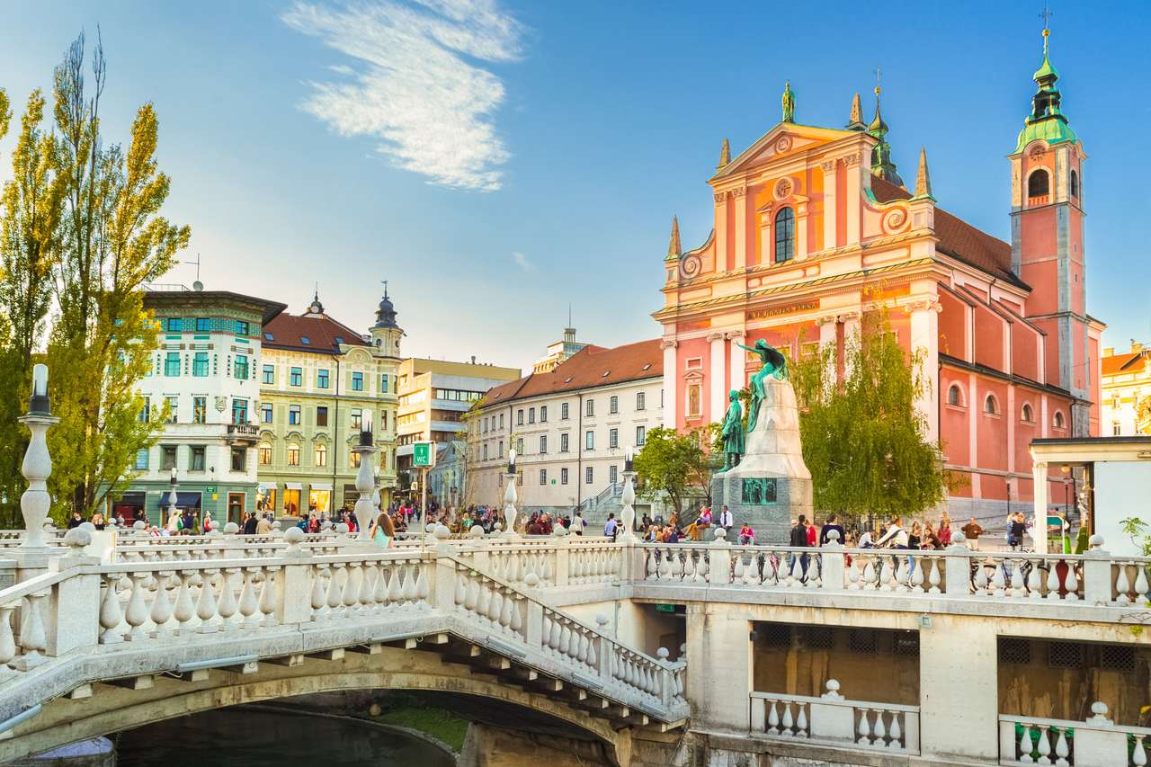 Ρομαντικό κέντρο της πόλης της Λιουμπλιάνα παζλ online