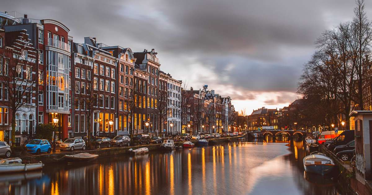 Амстердам и река Амстел пазл онлайн