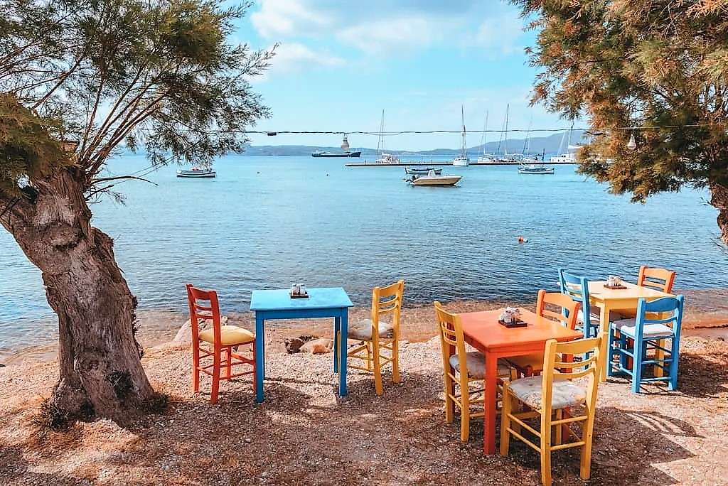 Adamas Town Milos Island Griekenland legpuzzel online