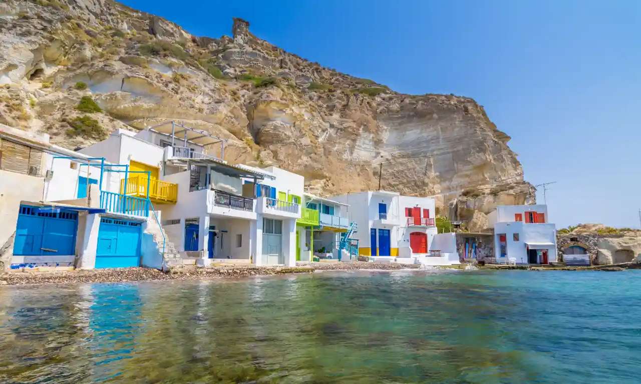 Căminele pentru bărci Klima pe insula Milos, Grecia puzzle online