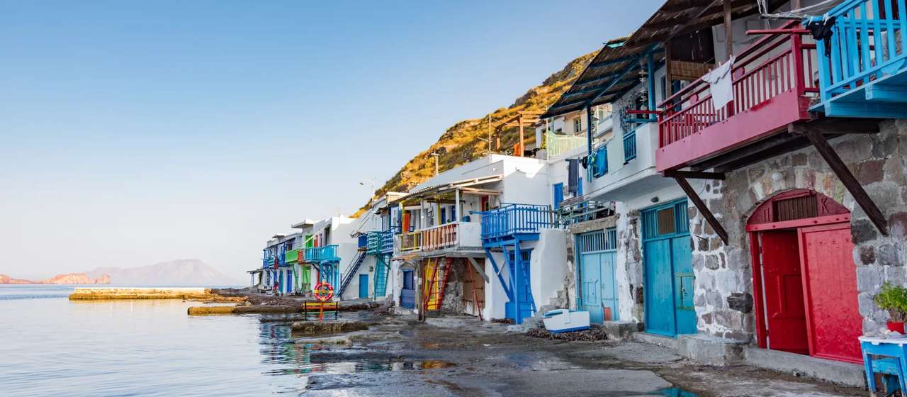 Klima boothuizen op Milos eiland Griekenland online puzzel