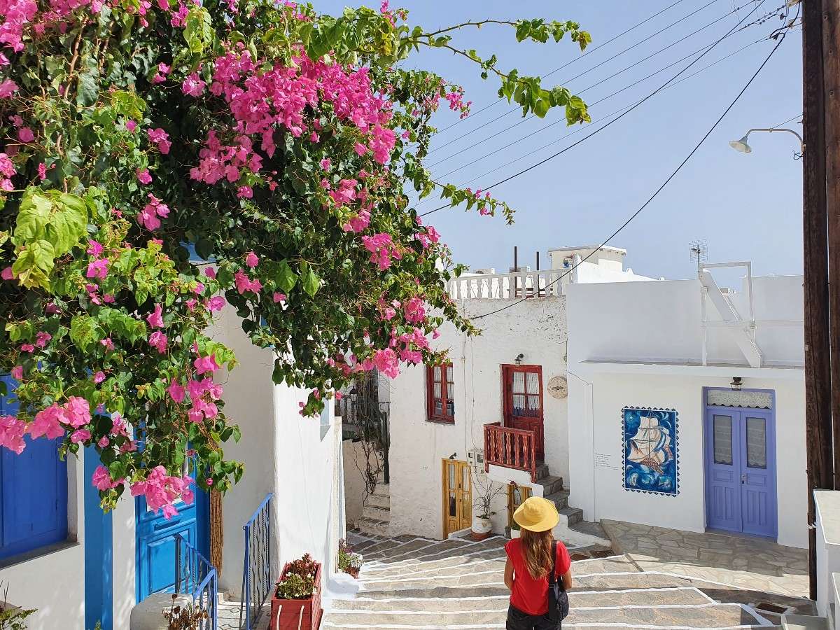 Град Плака на остров Милос, Гърция онлайн пъзел