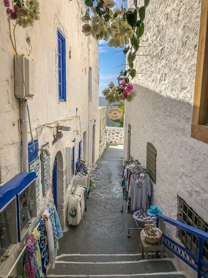Град Плака на остров Милос, Гърция онлайн пъзел