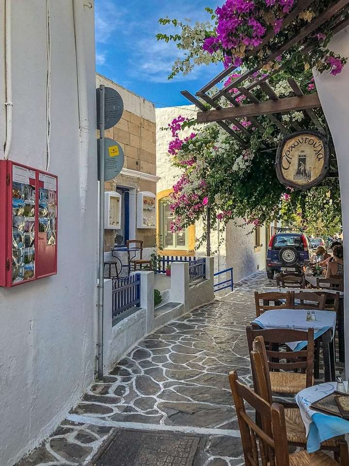 Stadt Plaka auf Insel Milos Griechenland Puzzlespiel online